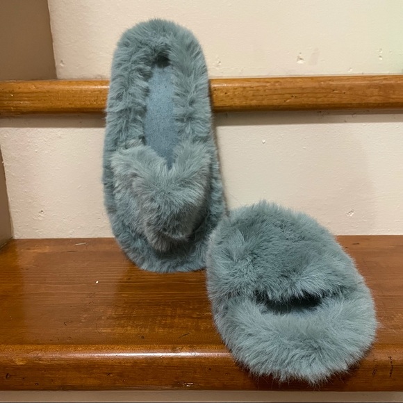 Rubber Bottom Fuzzy Slippers - Picture 3 of 4